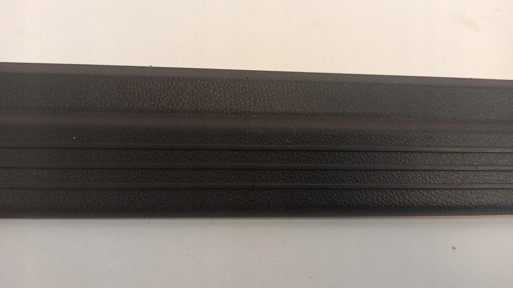 фото №3, Mercedes w212 молдинг порог правый перед