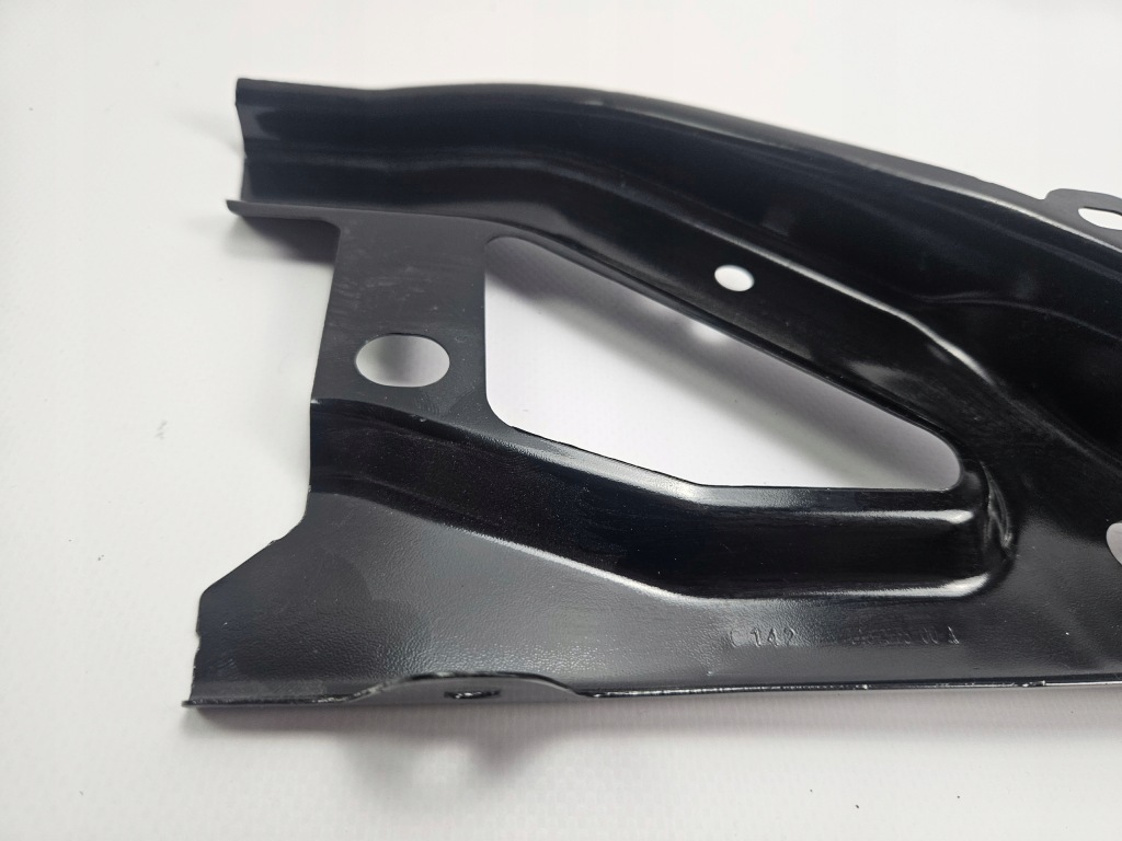 Tesla model y 2020 - кронштейн кронштейн крыла перед правый 1487578-00-a Киев