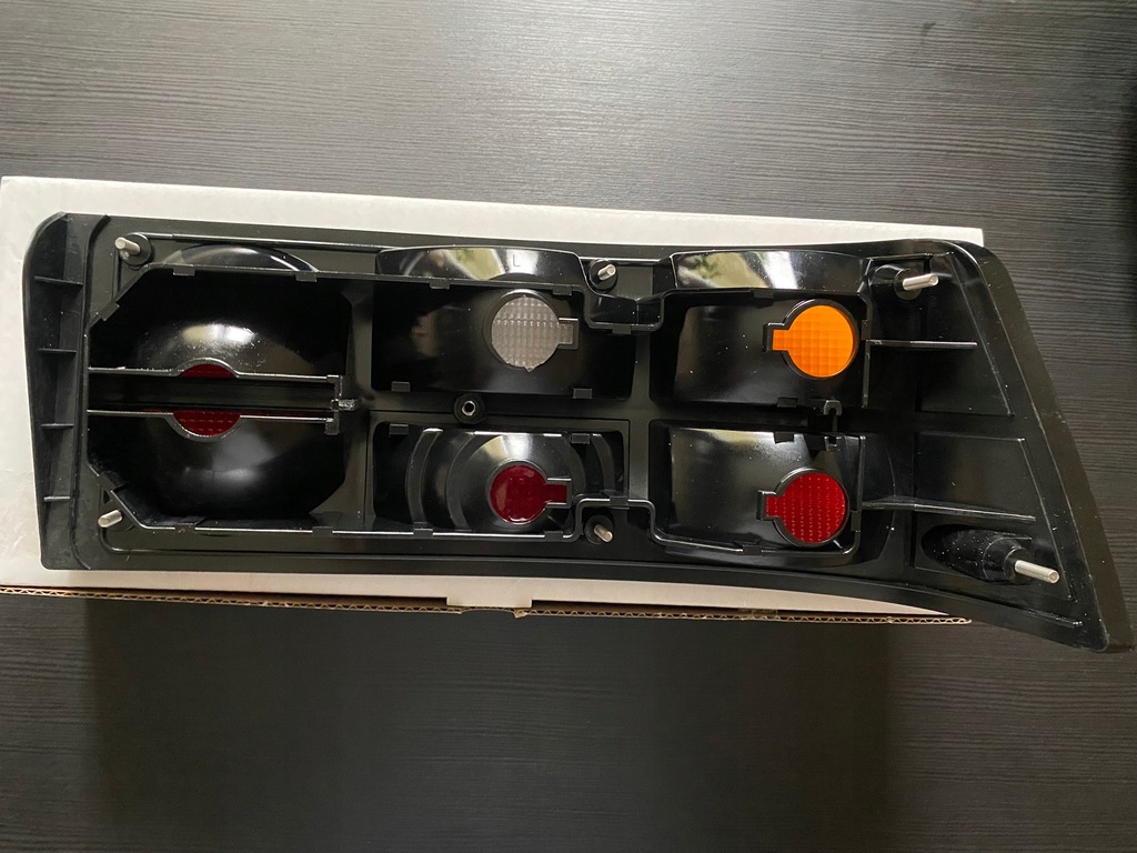 фото №10, Лампы задние белый porsche 924 944