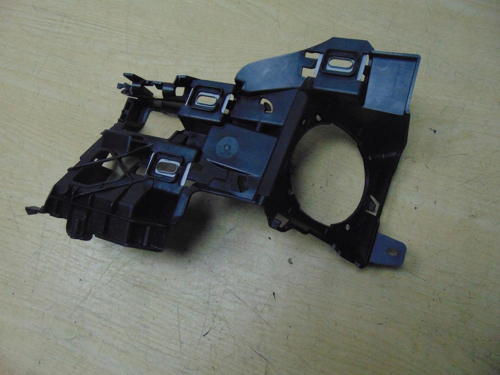 фото №7, Направляющая кронштейн противотуманной фары левая mercedes w213 новый