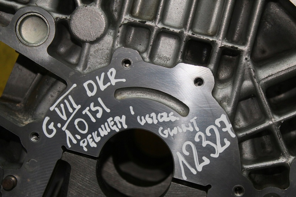 фото №15, Блок двигуна vw golf vii audi q2 skoda dkr 1.0 tsi 04c103023j