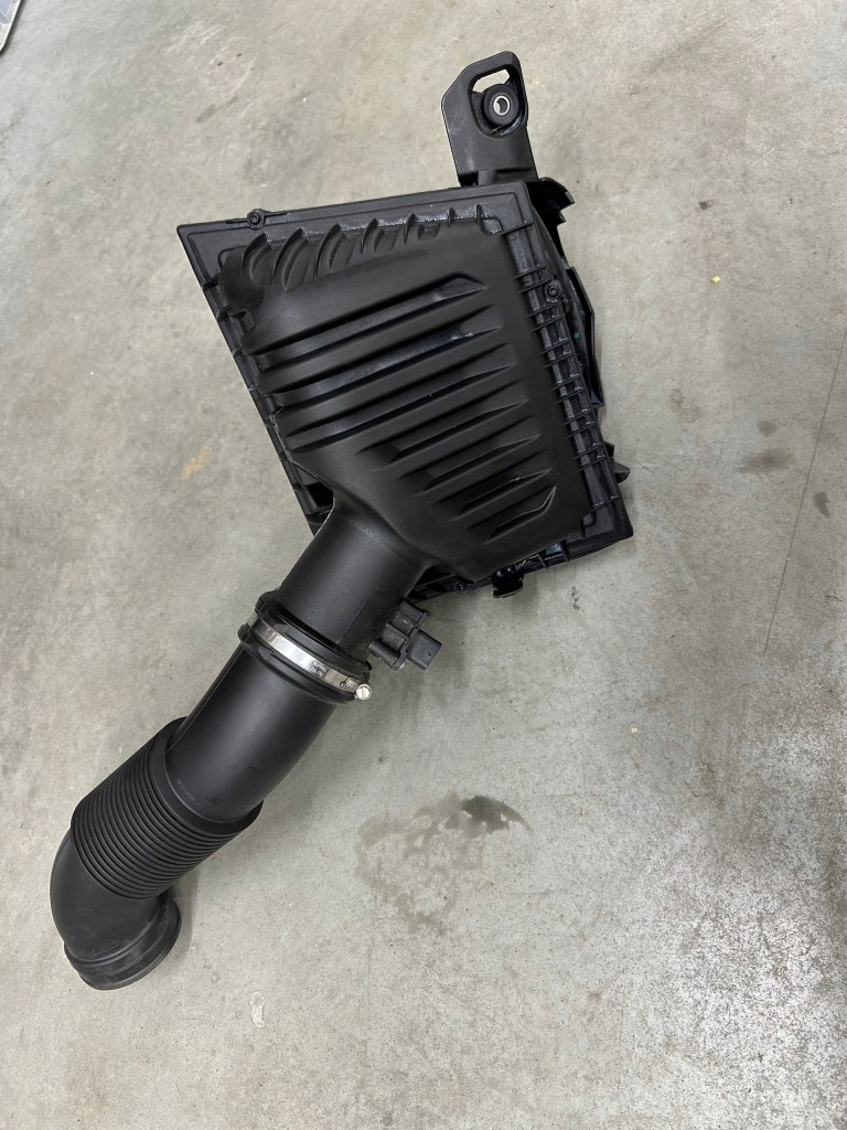 фото №1, Фильтр корпус фильтра воздуха x1 f48 8655834 оригинал