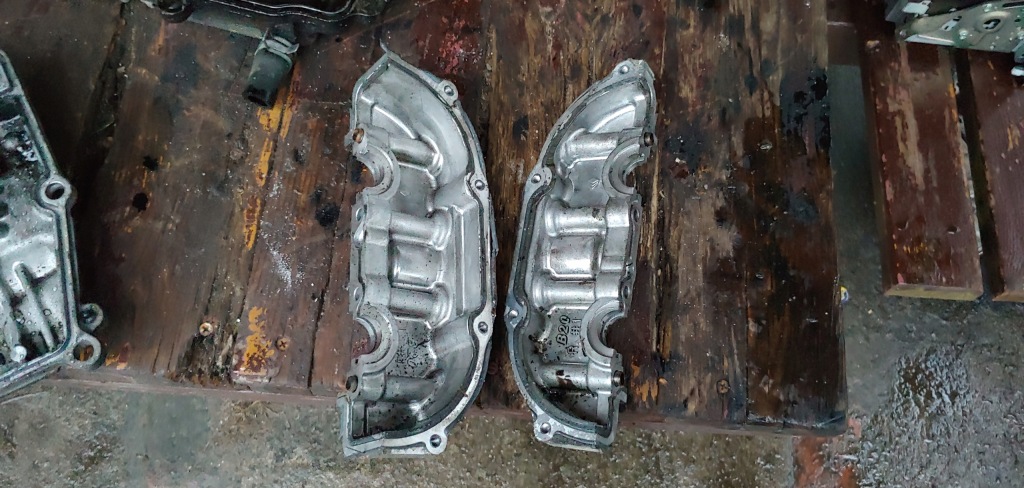 фото №5, Кришка клапанів ліва права subaru xv 2.0d 2015 rok