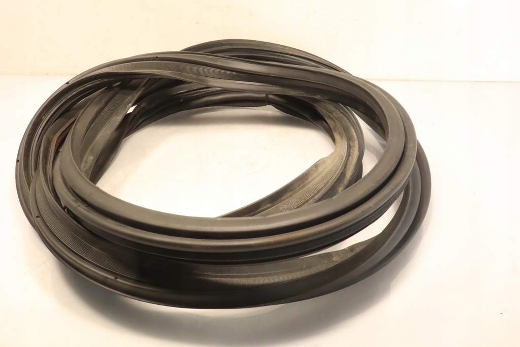 фото №5, Прокладка крышки багажника lexus rx v 350h hybrid prestige