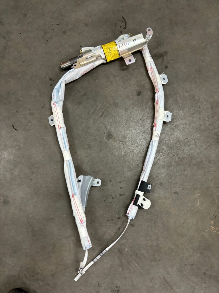 фото №1, Шторка безпеки повітряна права kia ceed i lift