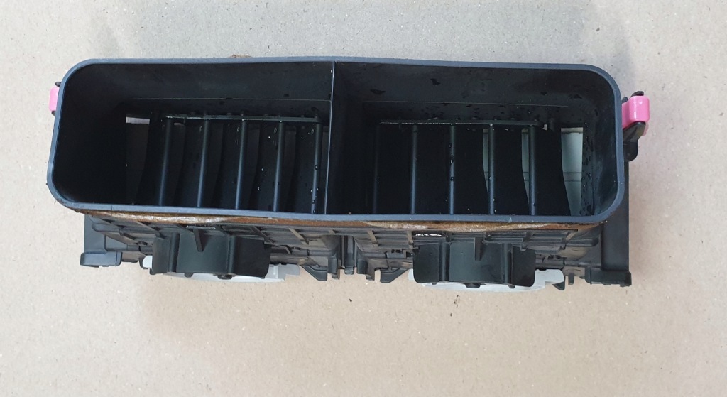 фото №4, Решётка обдув toyota yaris ii 5d оригинальный номер eu