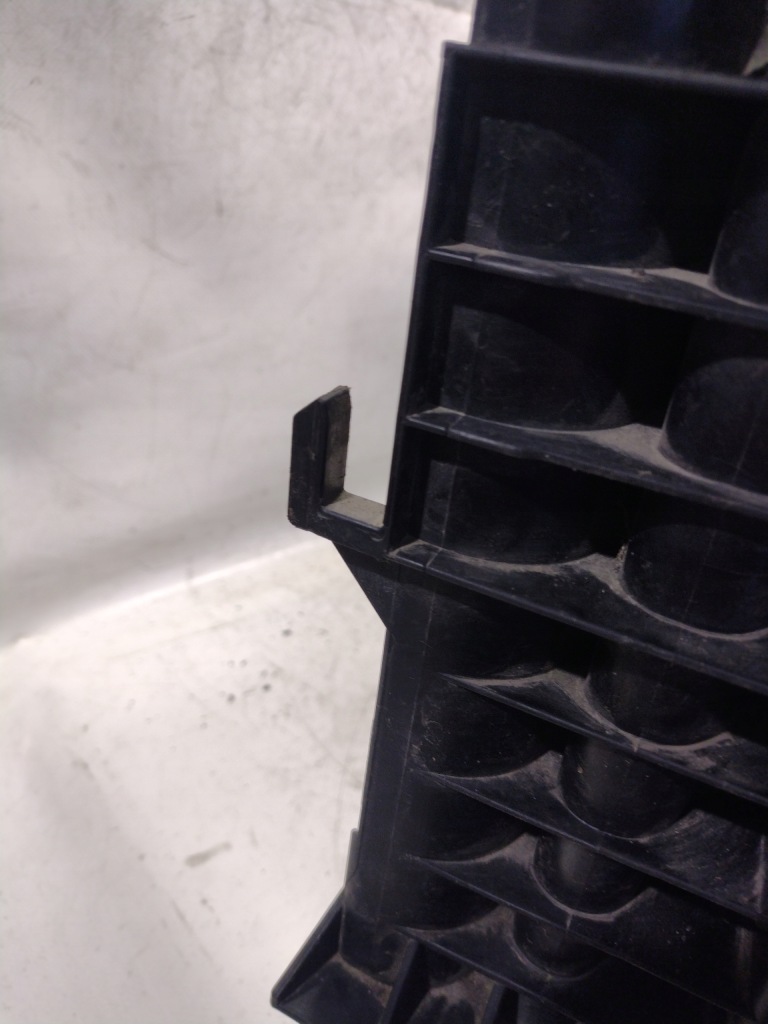 Купити Корпус радіатора bmw e65