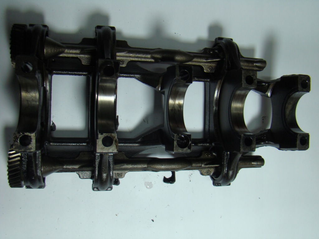 Основание опора вала валы балансировочное sprinter 2.2 dci 651 a6510130436 Киев