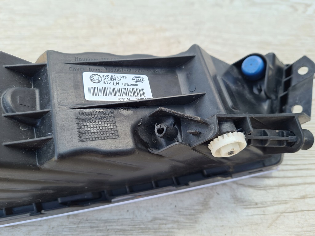 фото №5, Протитуманна фара лівий skoda superb iii 3v0941699