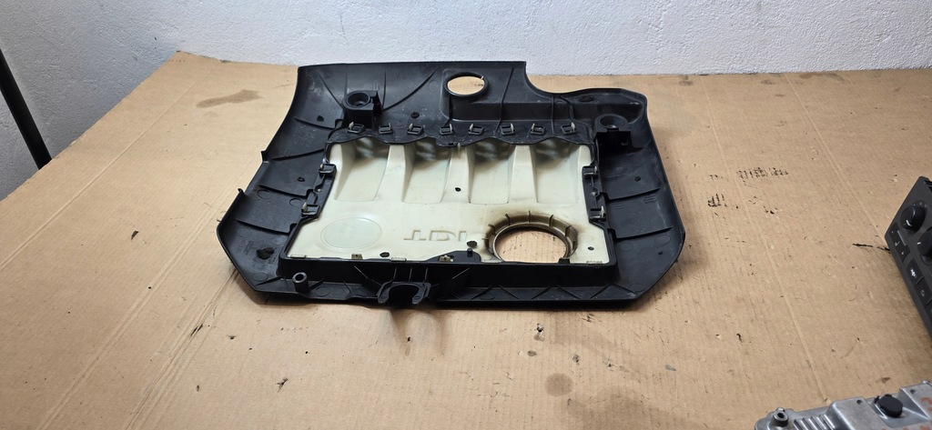 фото №11, Крышка двигателя seat leon vw golf v plus v 03g103925bj