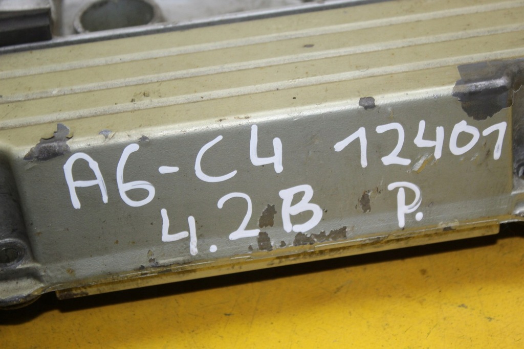 фото №10, Крышка клапанов 077103475d a6 c4 4.2 b