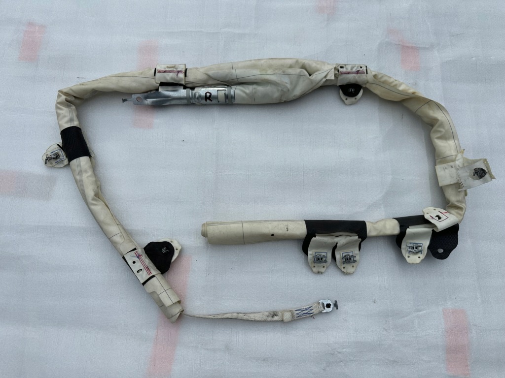 Купить Citroen ds7 шторка безопасности боковая правая оригинал 636245300