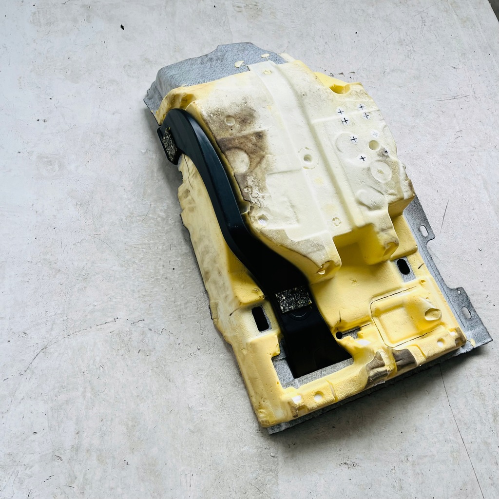 фото №4, Обшивка пол правый левый перед citroen ds7