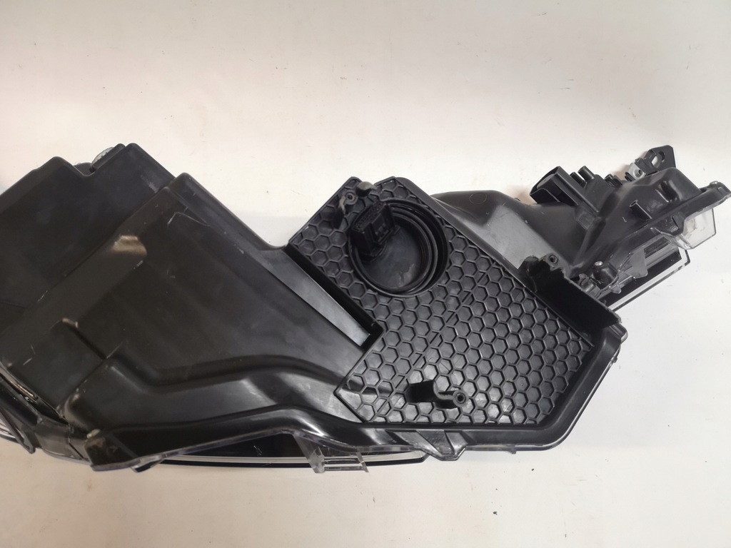 фото №9, Toyota c-hr - full led левая