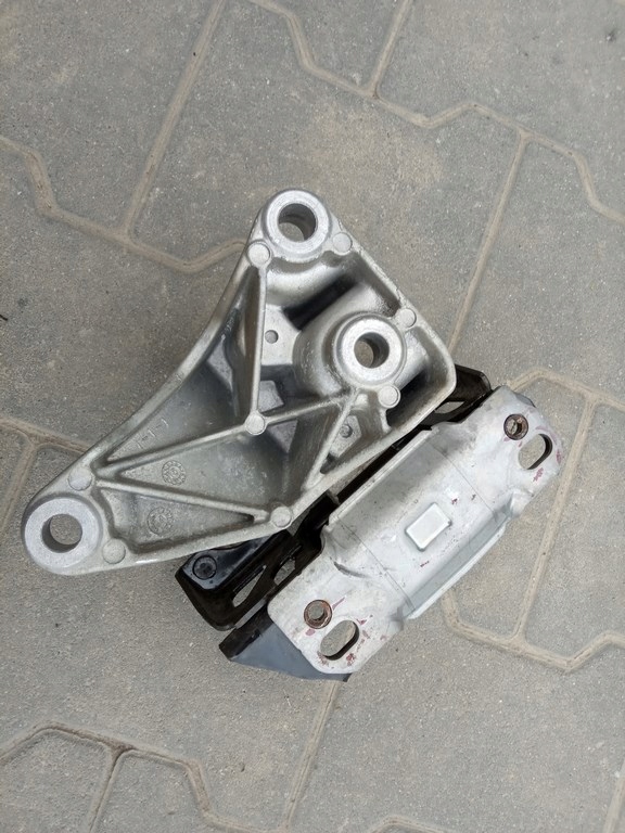 фото №7, Ford b-max 1.0 ecoboost 12-17- подушка коробки b.