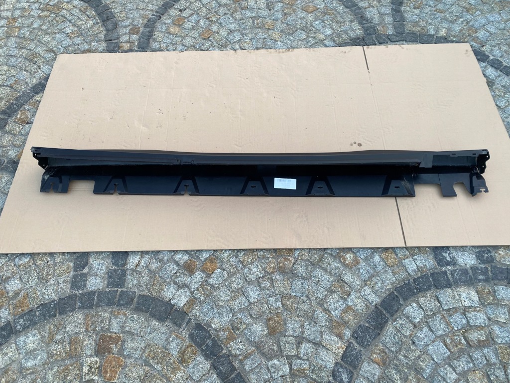 Mercedes 254 glc amg молдинг порог левая 2546984700 оригинал в Украине