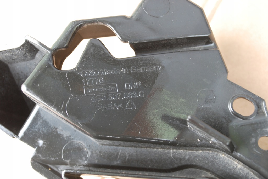 Audi 4g0807683c a6 c7 4g0 решётка средняя бампера с Разборки