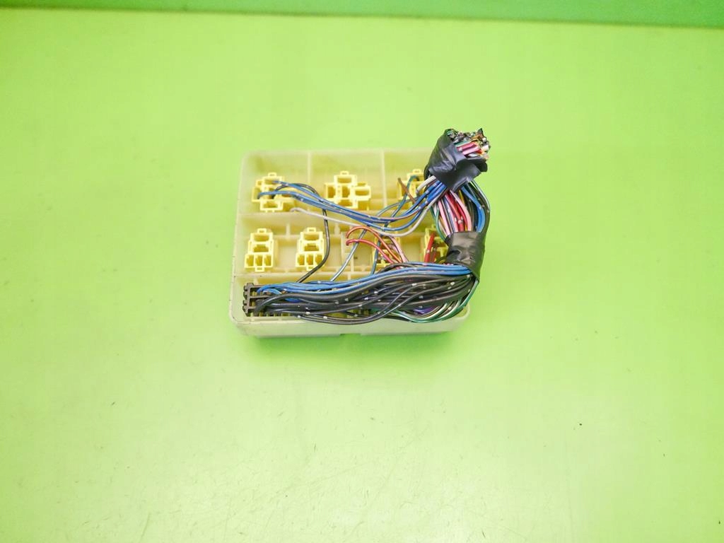 фото №6, Коробка реле mitsubishi carisma i 1.8 gdi