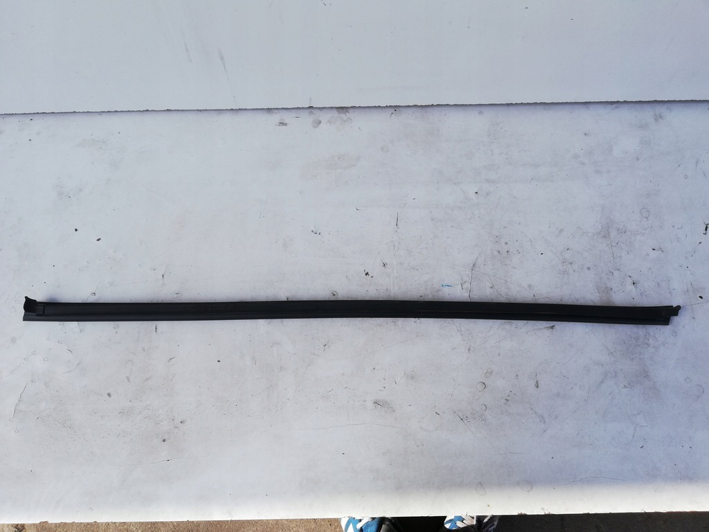 фото №1, Молдинг ущільнювач правий перед kia ceed ii 12-16