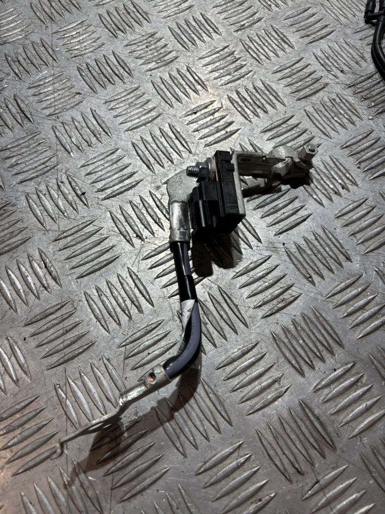 фото №1, Клемма минусовая toyota yaris cross 21- 1.5 гибрид