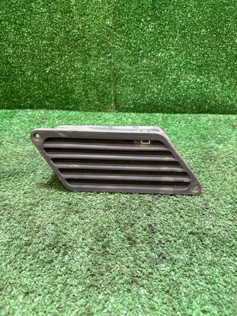 Купить Впуск воздуха правый fiat 126 p