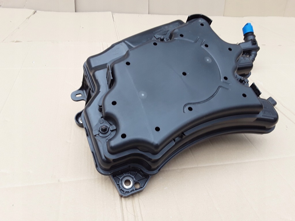 фото №9, Бак adblue seat leon iii kombi lift 1.6 tdi 2019 5q0131877f 5q0131969e