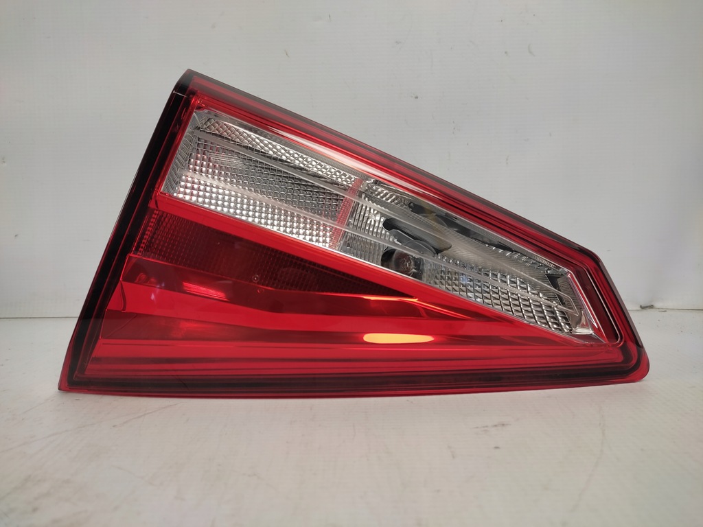 фото №1, Seat arona 6f9 лампа права задня задня кришка багажника led