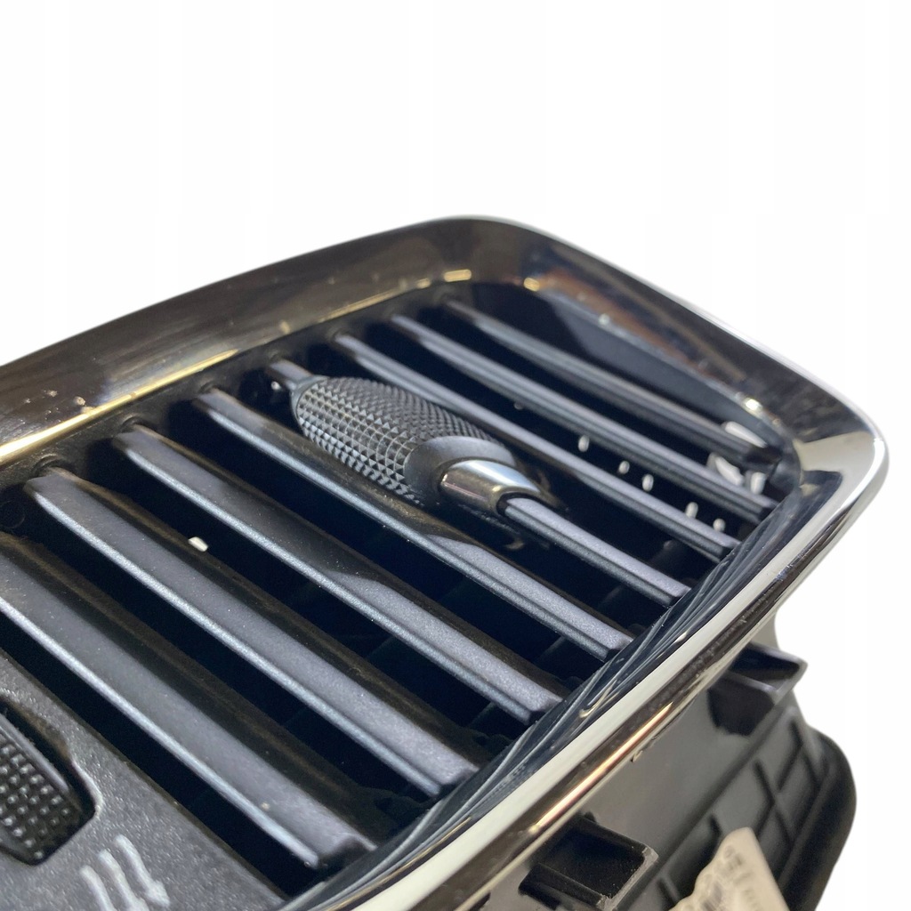 фото №9, Dodge durango 2018 правая dysze/kratki среднего обдув панели приборной панели