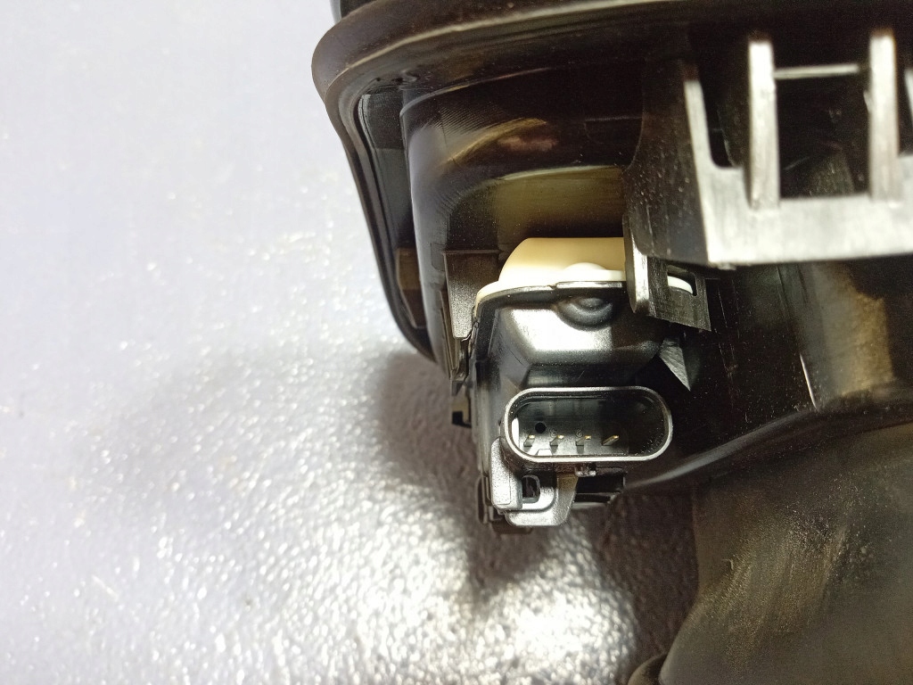 фото №6, Bmw i4 g26 крышка заливная горловина зарядки port c36