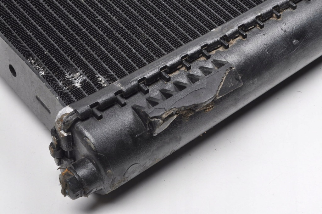 Ferrari portofino f164 3.9 радиатор воды 22r 000336011 Недорого