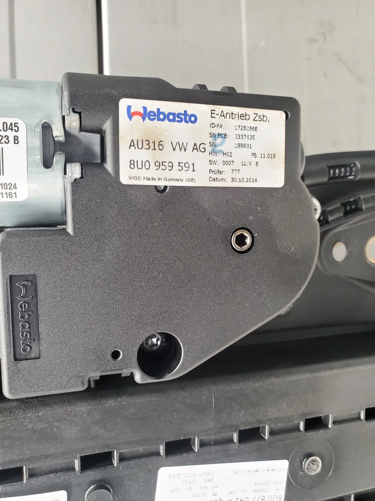 фото №9, Audi q3 8u 8u0959591 люк