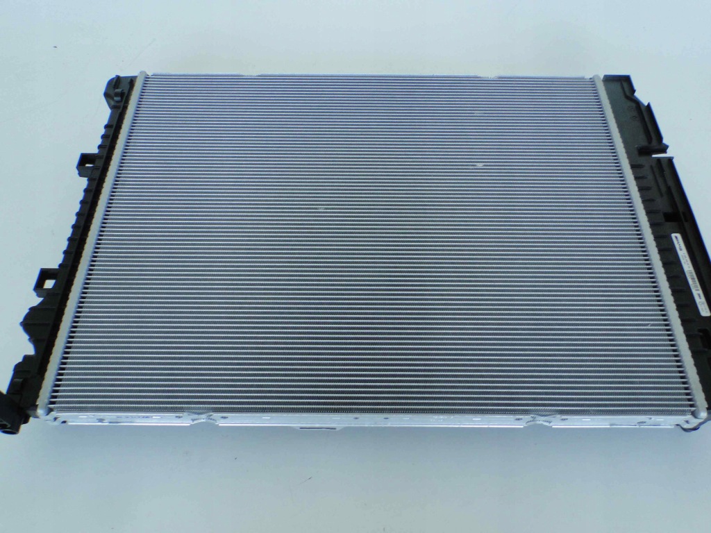 Mercedes c klasa w205 205 купе радиатор воды amg Недорого