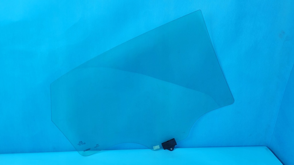 Kia ceed 3 3 21r стекло боковое  дверь левый задний Киев