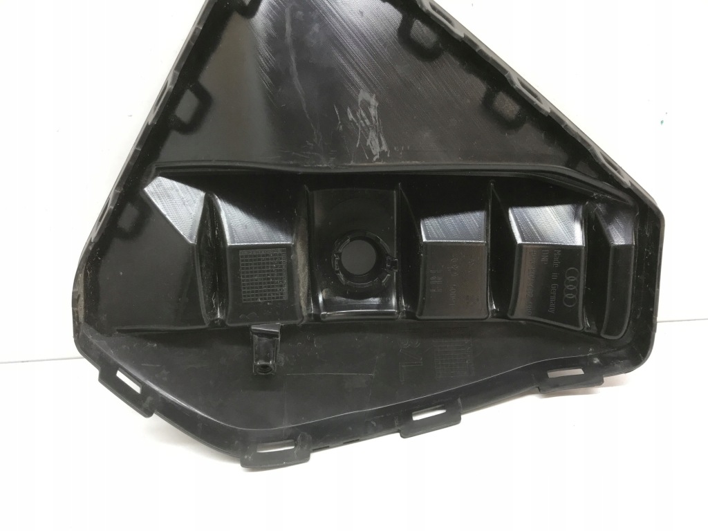 фото №8, Audi q4 e-tron решітка бампера права 89a807682