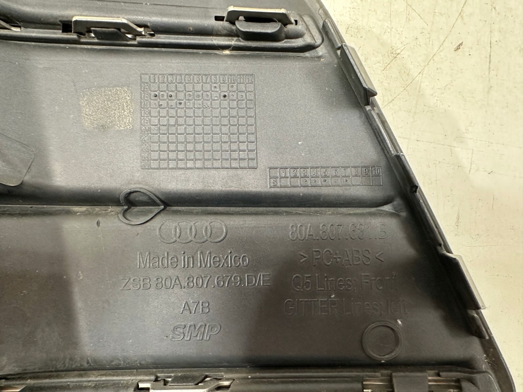 Купить Решётка бампера левая перед audi q5 80a s-line 80a807679d