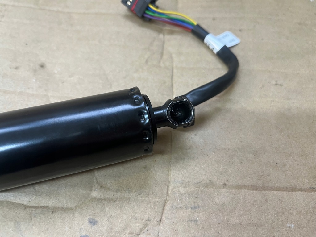 фото №9, Jaguar xj x351 амортизатори амортизатор електричний кришки багажника задня оригінал