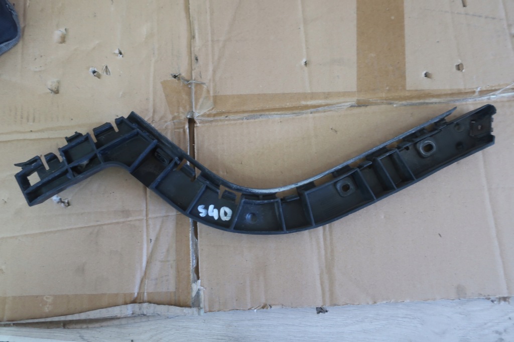 фото №1, Volvo s40 ii lift направляющая бампера задняя правый 07-12