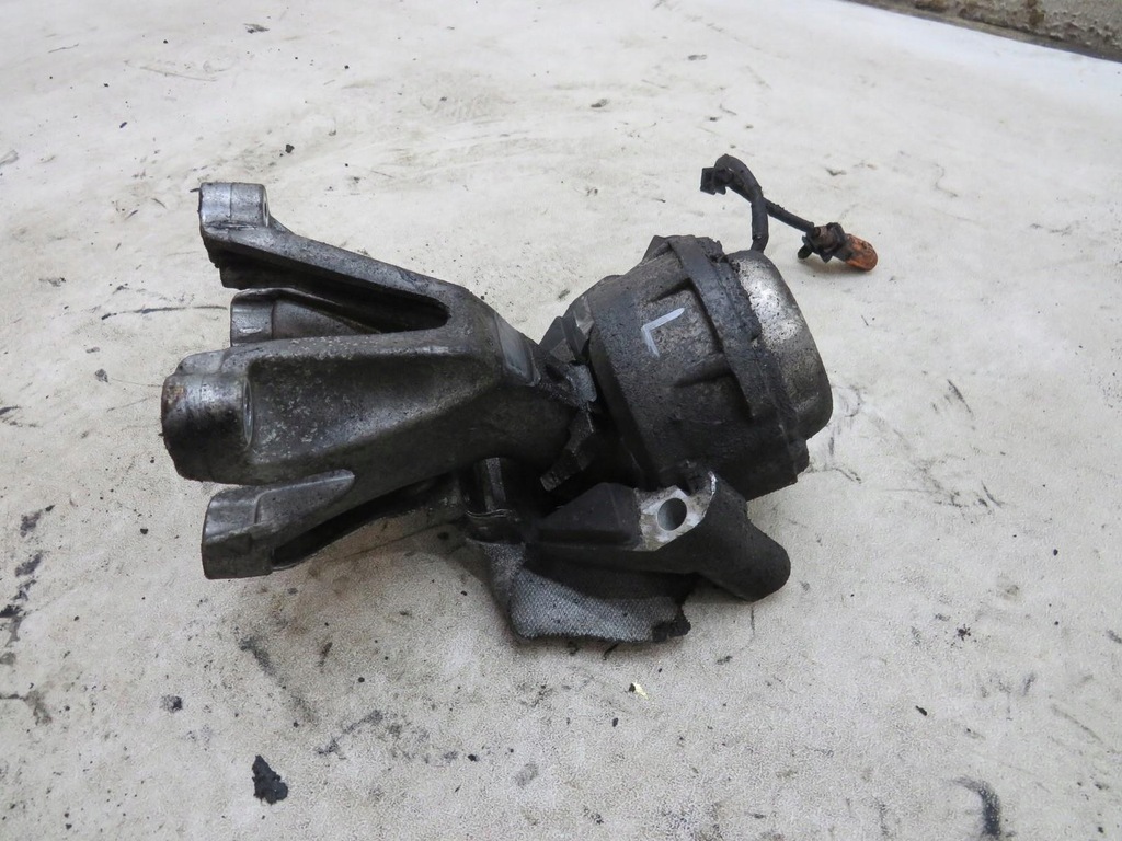 фото №1, Кронштейн подушка двигуна ліва 3.0 tdi audi a8 d4