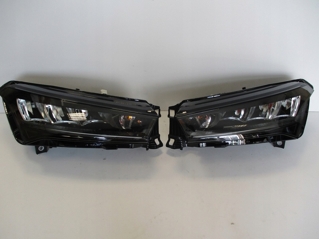 фото №9, Лампа лампы led перед skoda enyaq 5lb941018 5lb941017 nowe