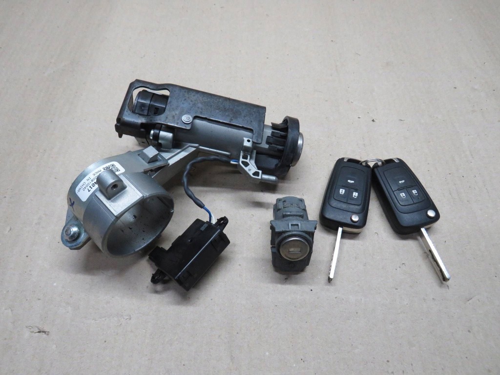 Купить Opel insignia a рестайлинг  замок зажигания ключи вкладка