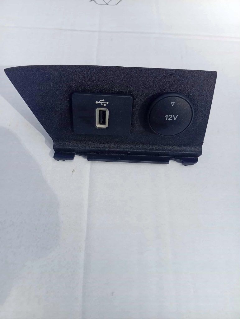 фото №1, Ford transit mk8 роз'єм usb,zapalniczka jk2t-14f014-ac