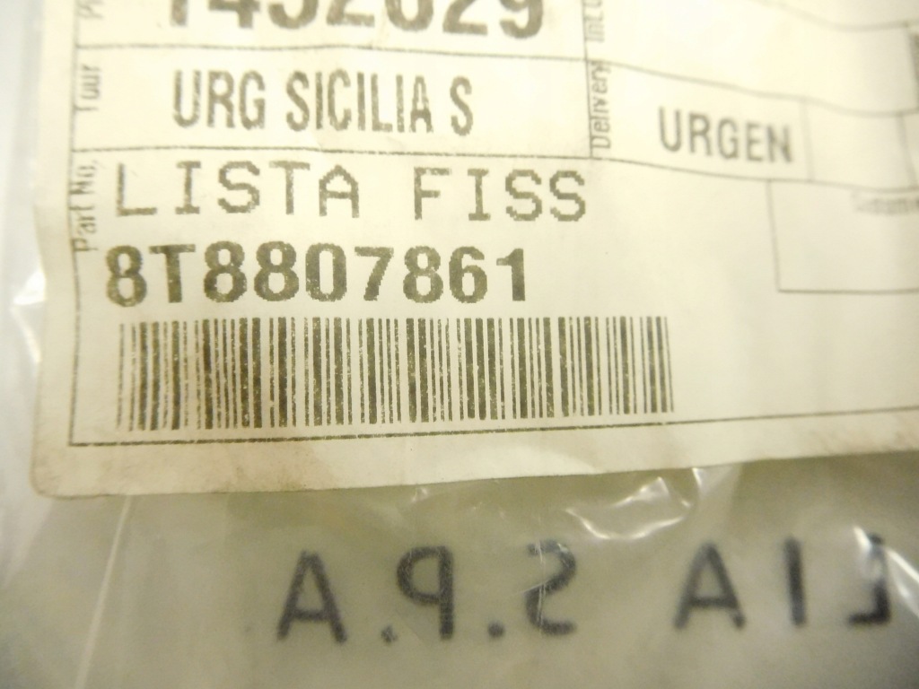 Кронштейн бампера заднього audi a5 8t8807861 Зі Шроту