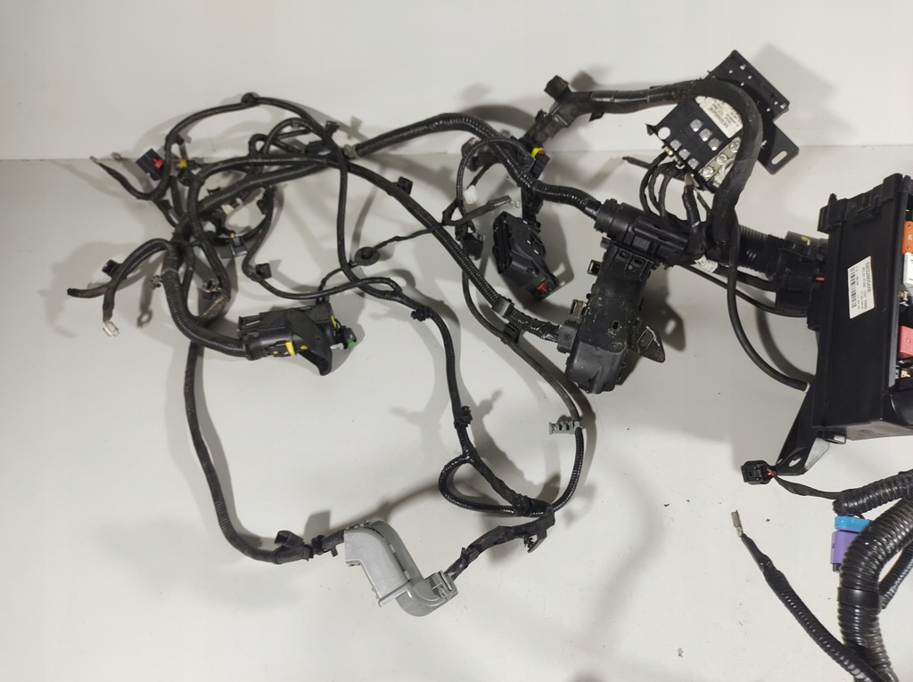 фото №10, Jeep compass 1.4 17r- коробка предохранителей 68328654ae