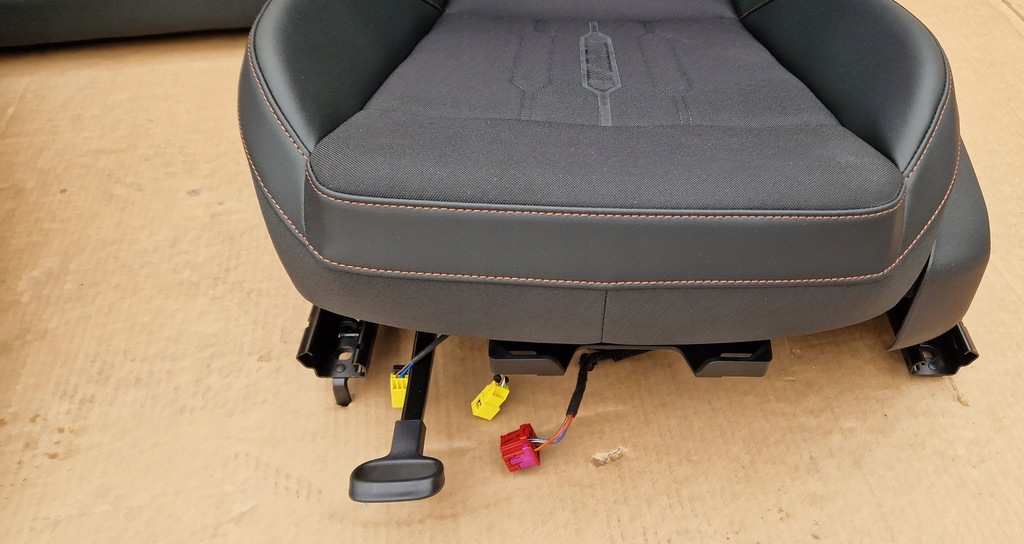 фото №6, Сиденья заднее сиденье cupra formentor skóra/materiał nowe комплект