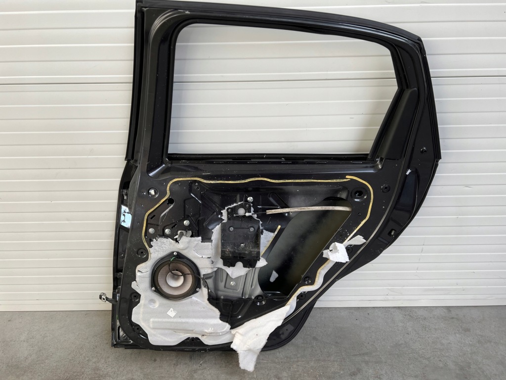 Дверь правый  задняя задняя fiat 500l с Разборки