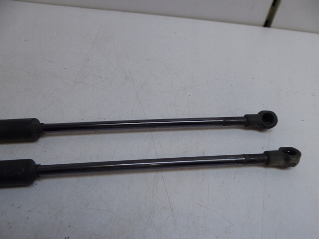 фото №3, Alfa romeo 147 lift амортизаторы крышки задняя kpl