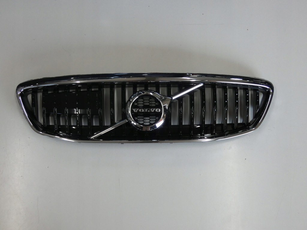 фото №1, Решётка радиатора, решётка радиатора volvo v-40 cross country lift радар