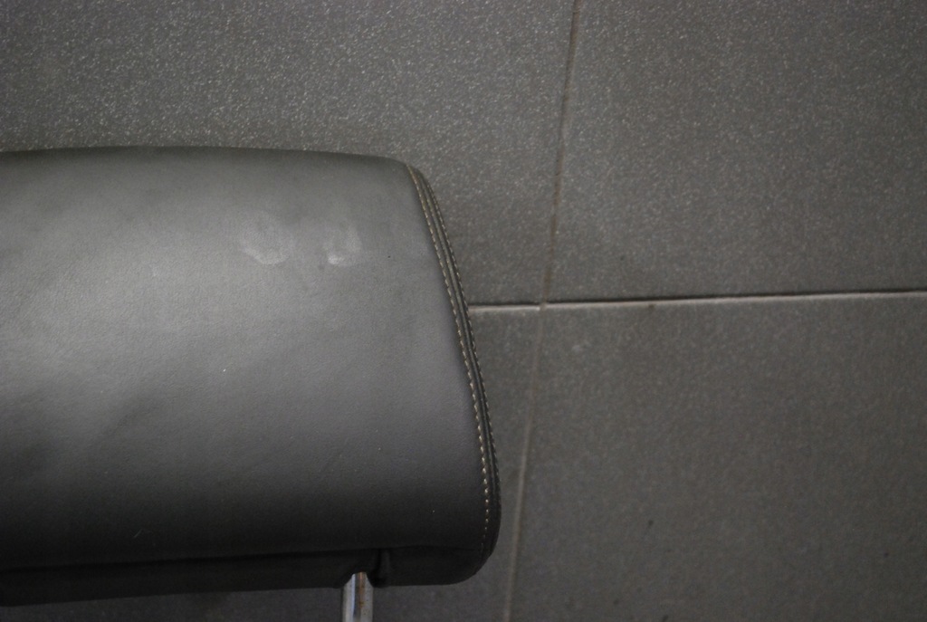 фото №13, Підголівник перед чорний audi a8 d3 світла nić