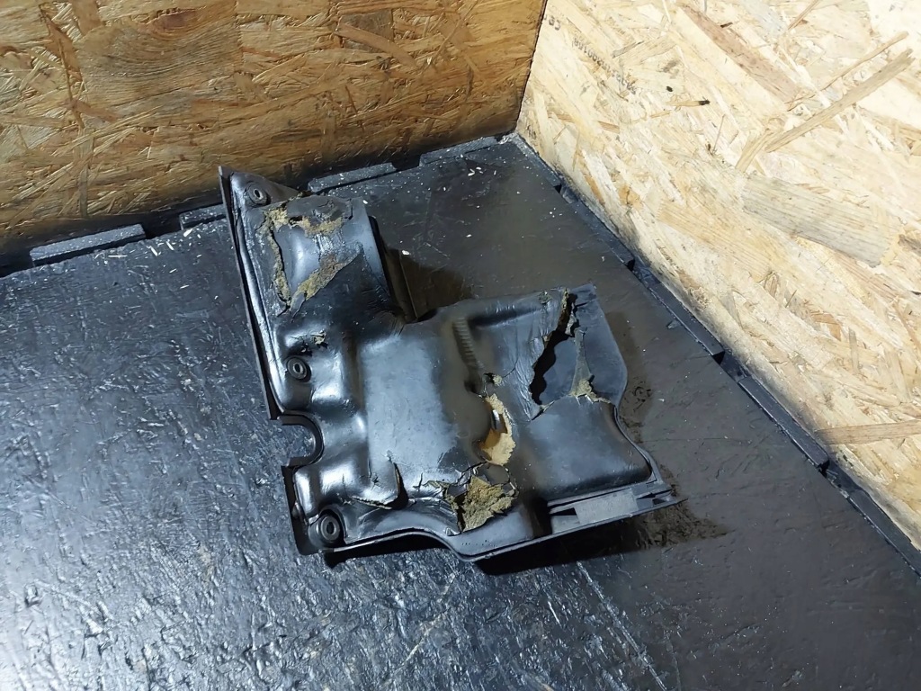 Захист двигуна bmw 3 e46 320d m47d20 136km 2247747 11142247747 Зі Шроту