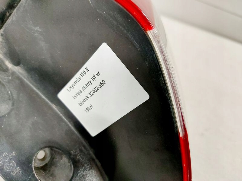 фото №7, Hyundai i30 ii лампа права задня w крила 92402-a50